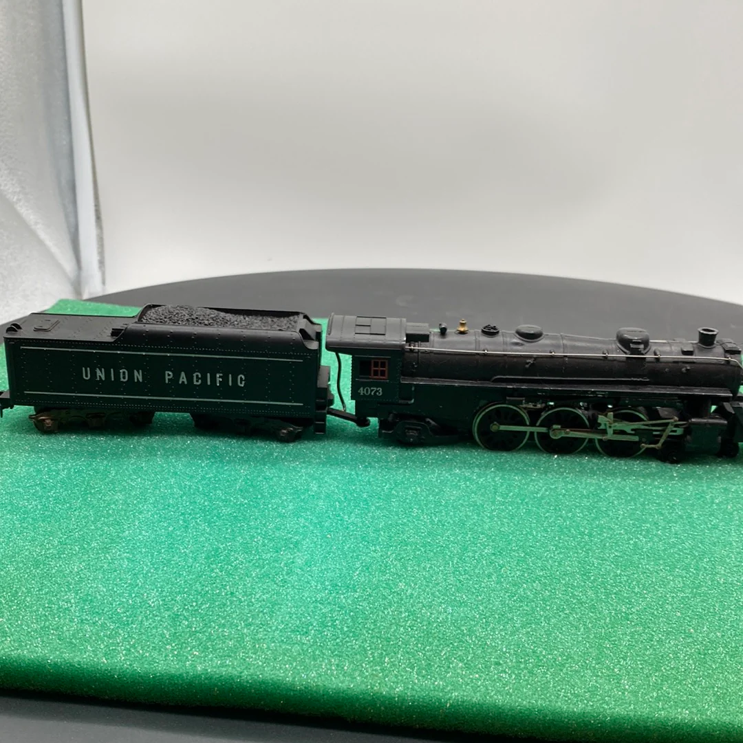 HO Scale Bargain Engine 1 Union Pacific UP 4073 HO SCALE Cast iron Engine USED - Image 3