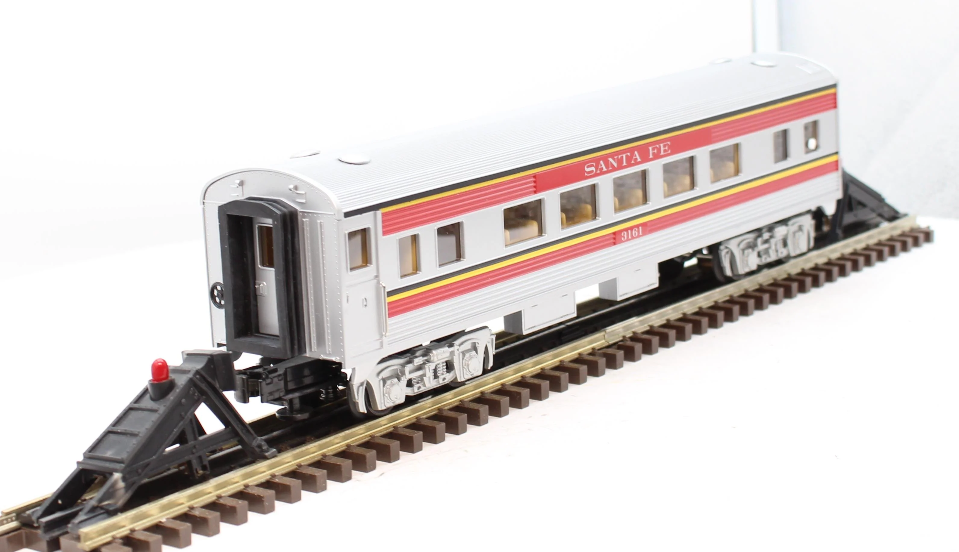MTH 30-6102 SANTA FE O-27 Streamlined Coach Car RailKing O Scale Like New - Image 6